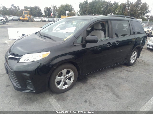 Toyota SIENNA LE 2019 5TDKZ3DC3KS004581 Image 2