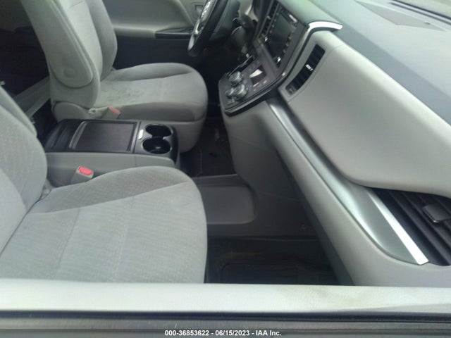 Toyota SIENNA LE 2019 5TDKZ3DC3KS004581 Image 5