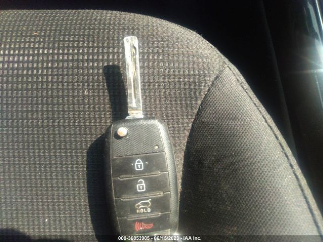 5XYKT3A63FG630537 KIA SORENTO LX