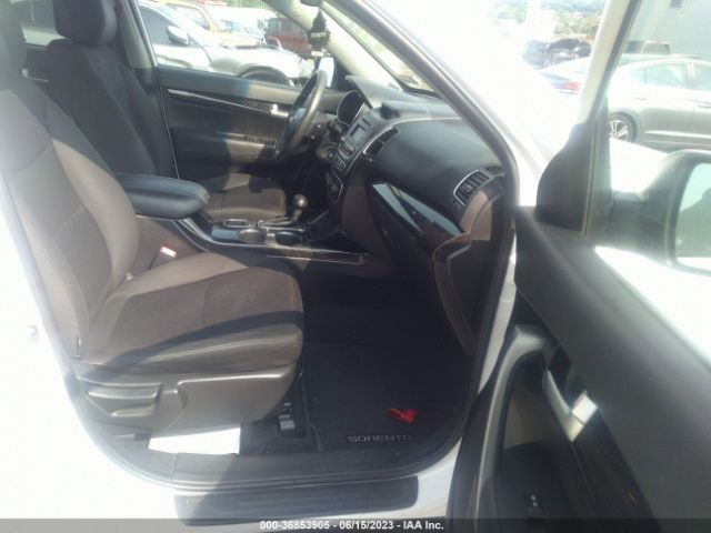 5XYKT3A63FG630537 KIA SORENTO LX
