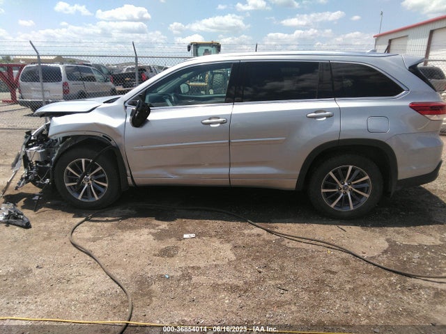 Toyota Highlander Xle/se 2017 5TDJZRFH8HS481927 Image 14