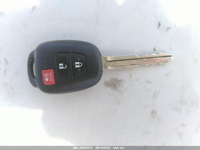 Toyota Prius C One/three/two/four 2014 JTDKDTB33E1562790 Image 3
