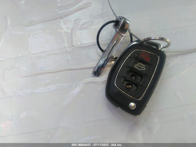 2016 HYUNDAI SONATA 2.4L SE VIN: 5NPE24AF4GH272719
