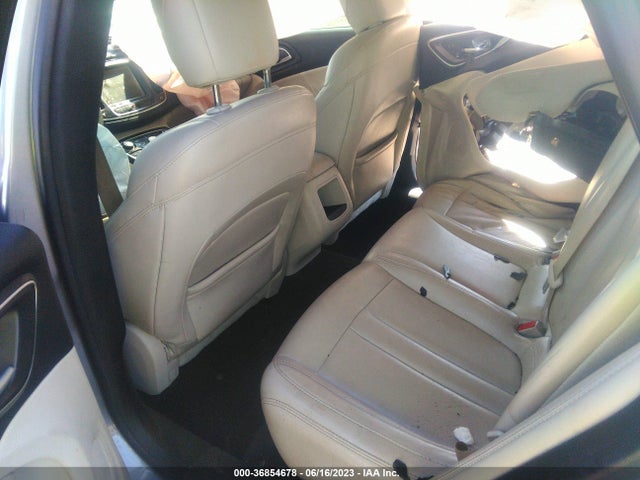 Chrysler 200 Limited Platinum 2017 1C3CCCAB6HN501726 Image 8