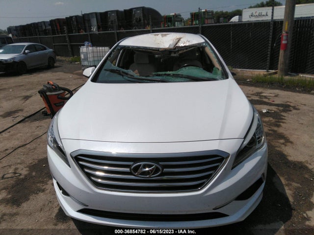 Hyundai SONATA SE 2015 5NPE24AF3FH166650 Image 12