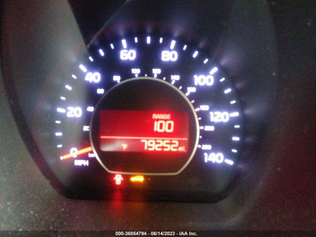 KNDJN2A2XE7703380 KIA Soul Base
