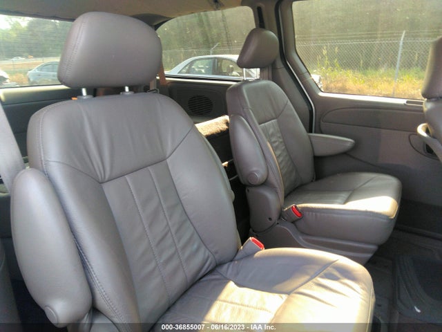 2002 DODGE GRAND CARAVAN ES VIN: 2B4GP54L02R539557