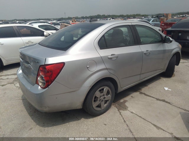 Chevrolet SONIC LS 2016 1G1JA5SH1G4115770 Image 5