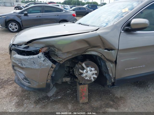 1C4PJLCB4KD285033 Jeep Cherokee Latitude