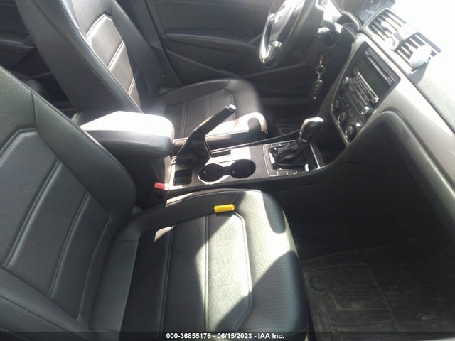 1VWAT7A38FC076275 Volkswagen Passat 1.8t Wolfsburg Ed