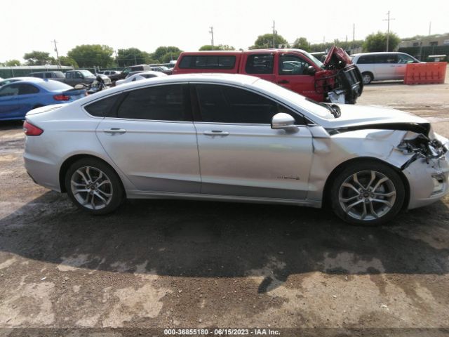 3FA6P0RU7KR109947 Ford Fusion Hybrid Titanium