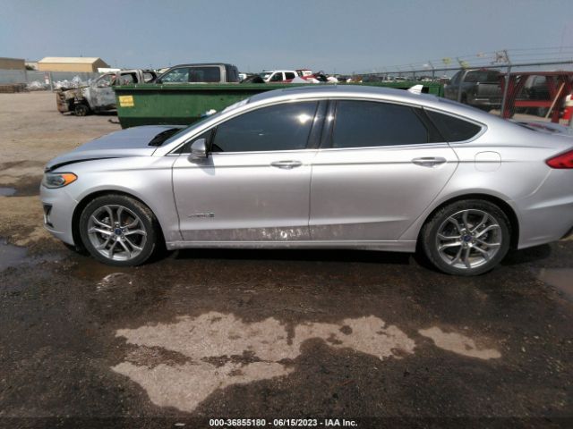 3FA6P0RU7KR109947 Ford Fusion Hybrid Titanium