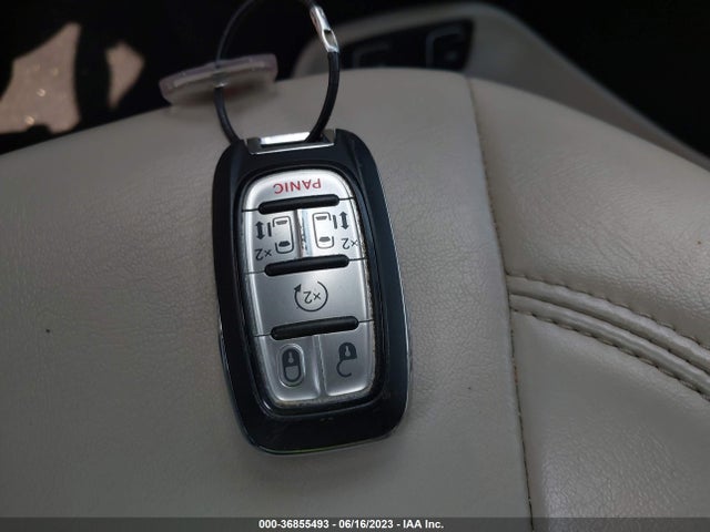2C4RC1DG1MR530355 Chrysler Voyager Lxi