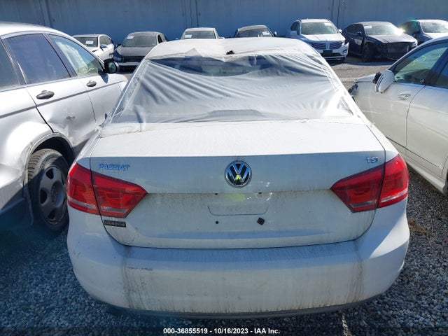 1VWAT7A36EC074961 Volkswagen Passat Wolfsburg Ed