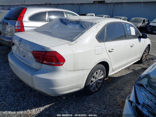 1VWAT7A36EC074961 Volkswagen Passat Wolfsburg Ed