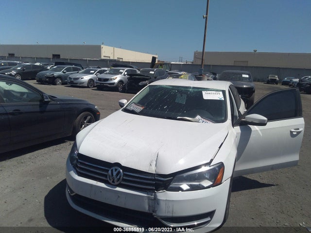 1VWAT7A36EC074961 Volkswagen Passat Wolfsburg Ed