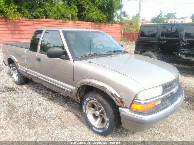 2001 CHEVROLET S-10 LS VIN: 1GCCS19W618138844