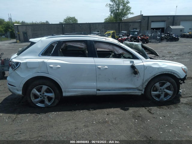 WA1AECF33K1075226 Audi Q3 PREMIUM