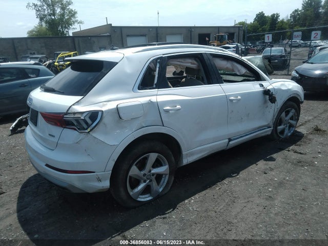 WA1AECF33K1075226 Audi Q3 PREMIUM
