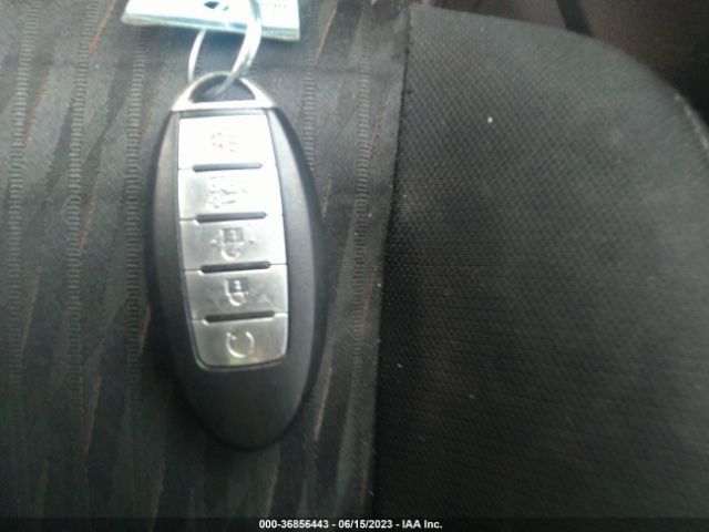 KNMAT2MV8HP570831 Nissan ROGUE SV