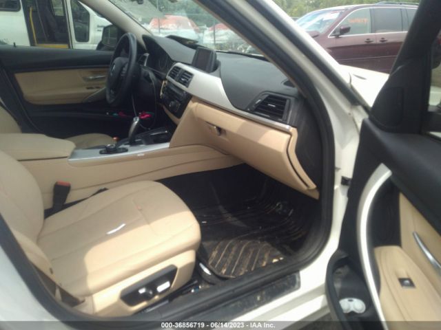 WBA8E5G58JNV02937 BMW 3 Series 320i Xdrive