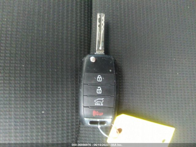 5XYKT3A6XEG483776 KIA SORENTO LX
