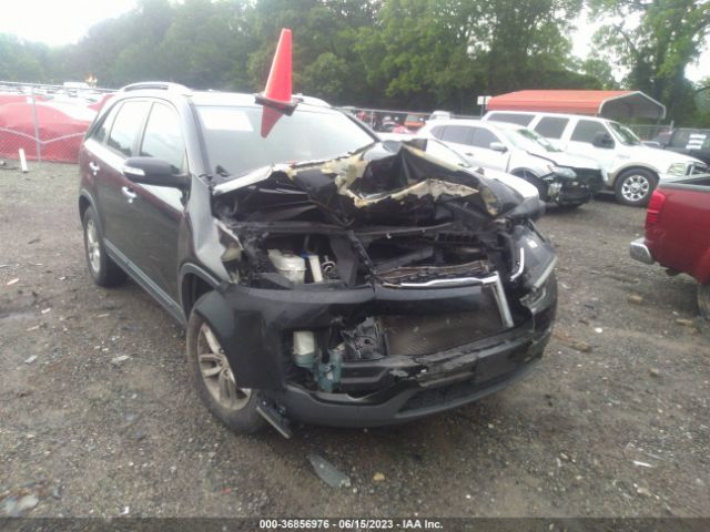 5XYKT3A6XEG483776 KIA SORENTO LX