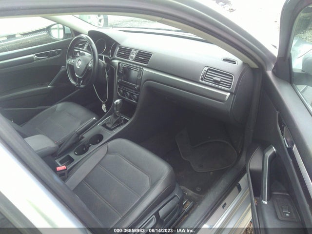 1VWDT7A31HC043456 Volkswagen Passat R-line W/comfort Pkg