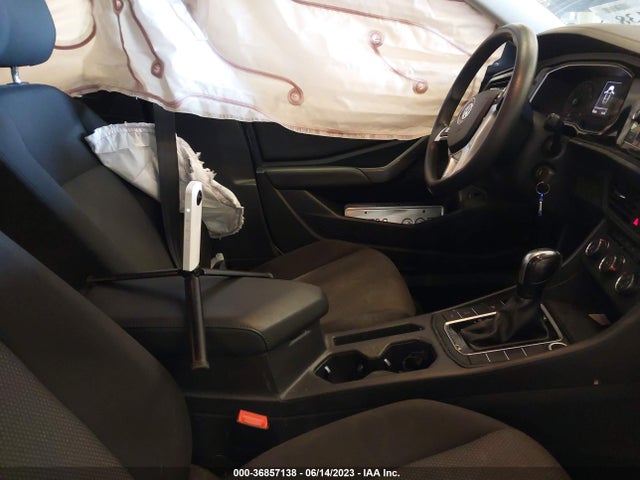 3VWC57BUXKM196985 Volkswagen Jetta S/se/r-line