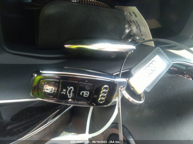 WA1FVAF10MD030528 Audi Q8 Prestige