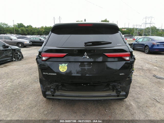 JA4J4VA82PZ016145 Mitsubishi Outlander Sel