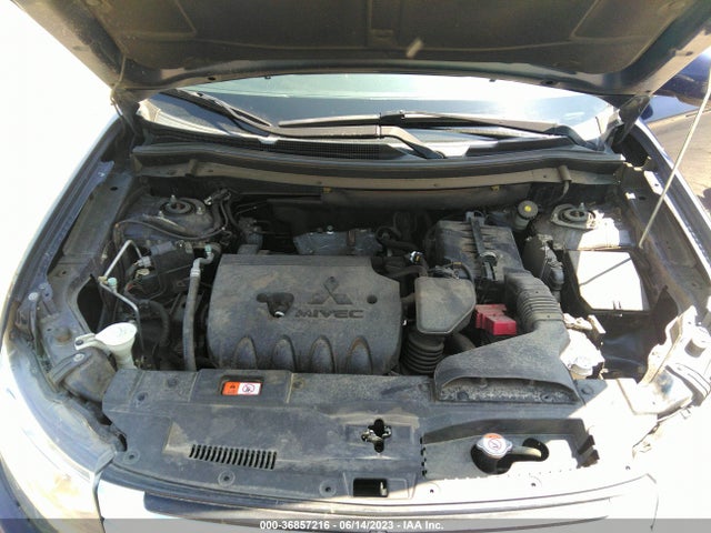 JA4AD3A39FZ001228 Mitsubishi Outlander Se
