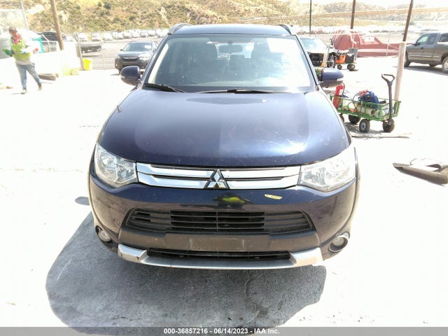 JA4AD3A39FZ001228 Mitsubishi Outlander Se