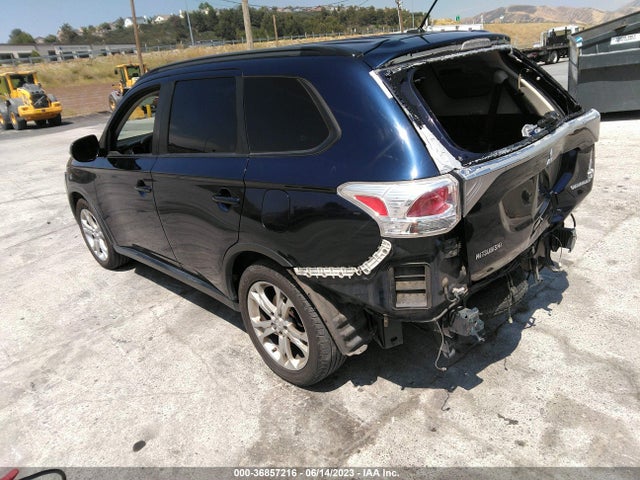 JA4AD3A39FZ001228 Mitsubishi Outlander Se