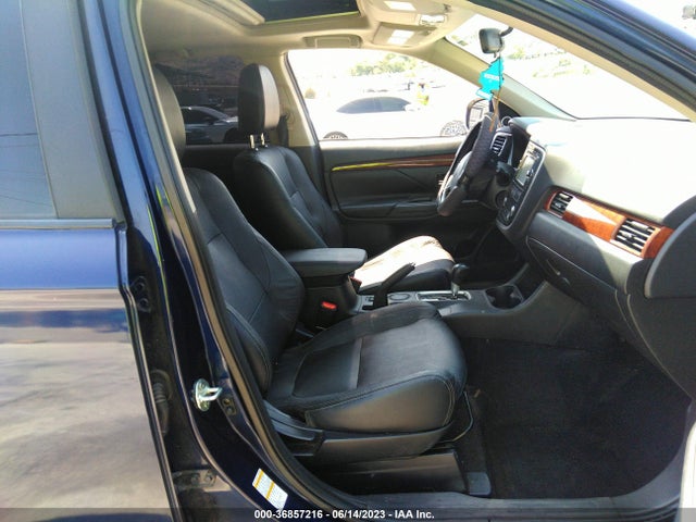 JA4AD3A39FZ001228 Mitsubishi Outlander Se
