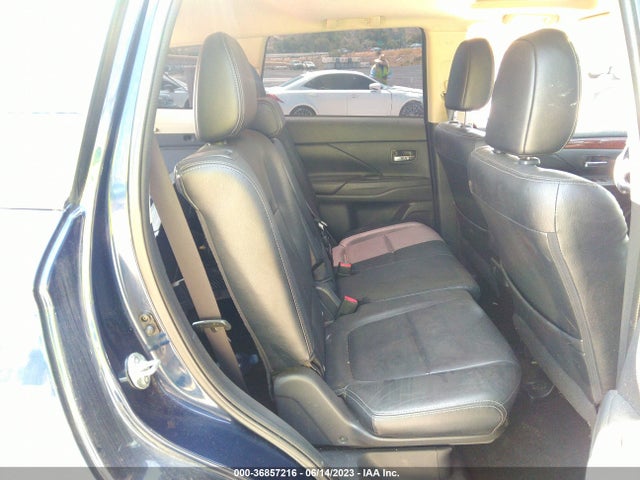 JA4AD3A39FZ001228 Mitsubishi Outlander Se