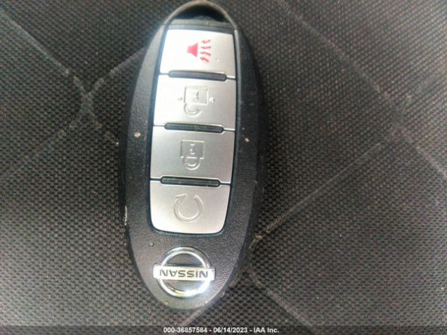3N1CP5CU0JL520694 Nissan KICKS SR