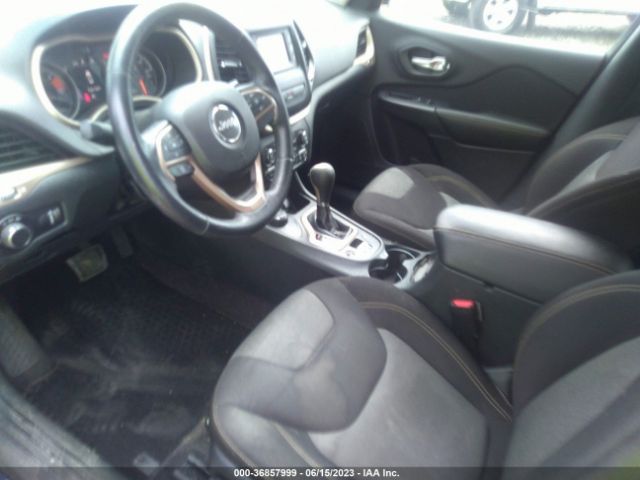 1C4PJMAB1GW289755 Jeep Cherokee Sport