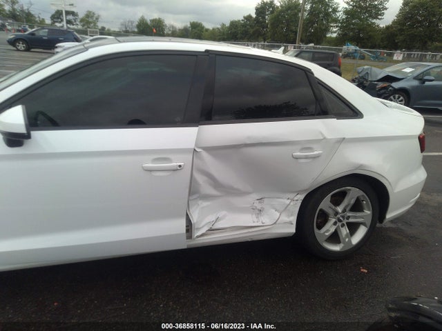 WAUAUHFF4J1008579 Audi A3 Sedan Premium/tech Premium