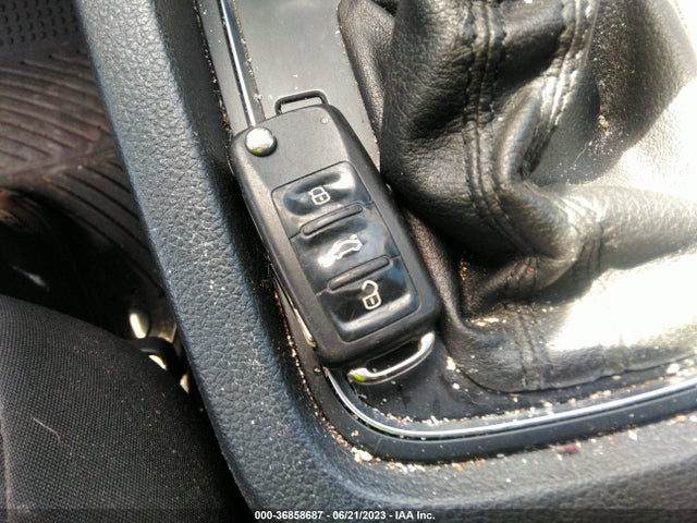 3VW2K7AJ0FM316083 Volkswagen Jetta Sedan 2.0l S W/technology