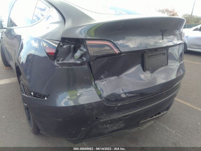 7SAYGDEE4NF573750 Tesla Model Y Long Range