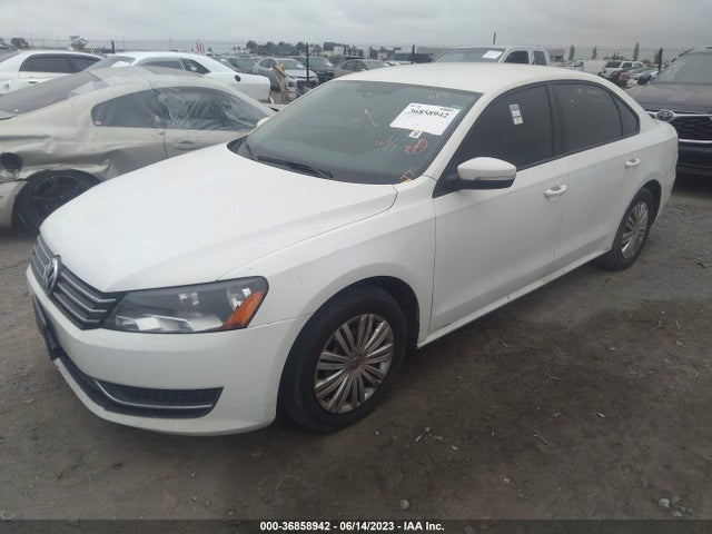 1VWAT7A33EC111285 Volkswagen PASSAT S