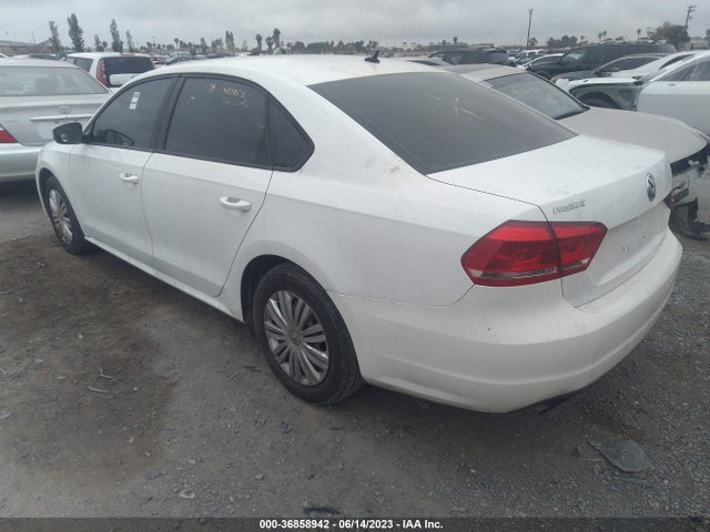 1VWAT7A33EC111285 Volkswagen PASSAT S