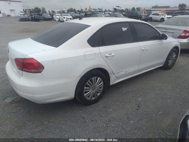 1VWAT7A33EC111285 Volkswagen PASSAT S