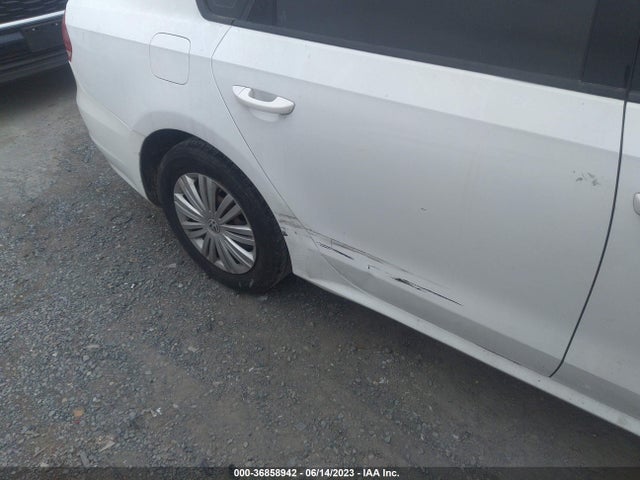 1VWAT7A33EC111285 Volkswagen PASSAT S