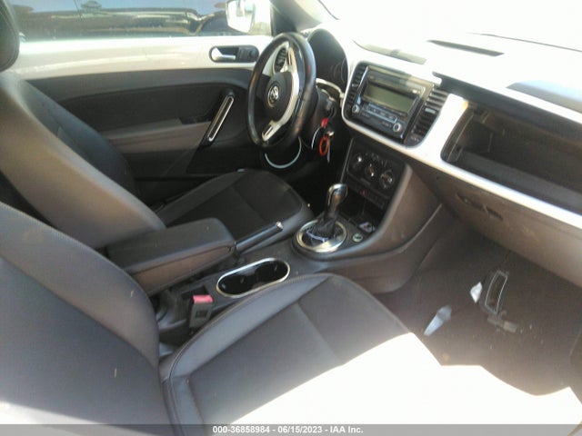 3VW5P7AT0EM800690 Volkswagen Beetle Convertible 2.5l