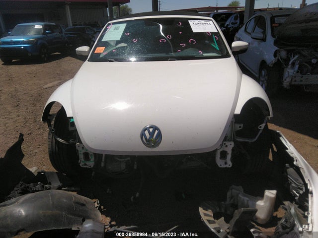 3VW5P7AT0EM800690 Volkswagen Beetle Convertible 2.5l