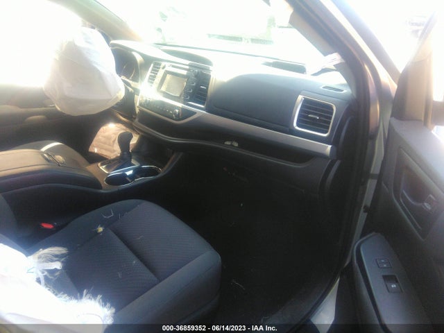 Toyota Highlander Le 2019 5TDZARFH1KS050766 Image 11