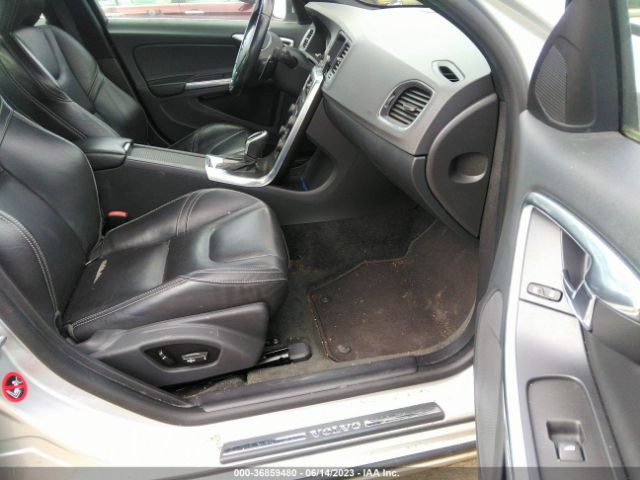YV126MFB5F1299277 Volvo S60 T5 Drive-e Premier