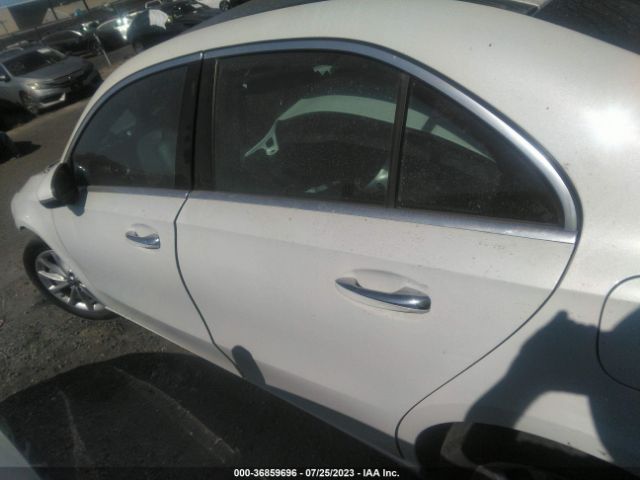 WDD3G4EB6LW040052 Mercedes-Benz A-class A 220